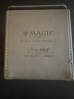 Ultra Pro Magic the Gathering Leather Deck Box Alcove Flip Silver/Grey Theme - Image 4