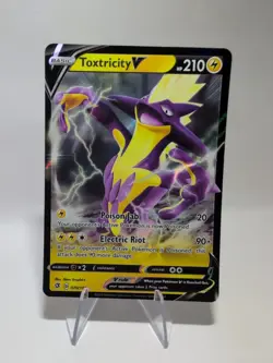 Pokemon TCG Toxtricity V Rebel Clash 070/192 Holo Ultra Rare - Image 1