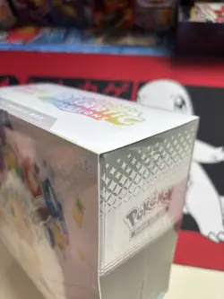 Pokemon TCG Prismatic Evolutions ETB Elite Trainer Box Sealed. - Image 3