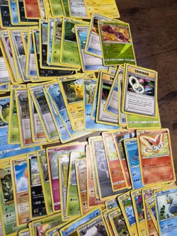 150+ Damaged & HP Pokemon Card Lot Vintage 2010s Mid Era Black White XY Holo - Image 4
