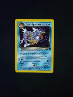 🇺🇸 Dark Gyarados PRERELEASE 8/82 Exl Team Rocket Exclu Carte Pokemon STAMP - Image 2