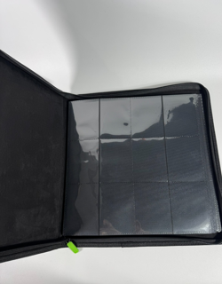 Vault X 12-Pocket Exo-Tec Zip Binder Side Loading 480 Cards Black Open Box - Image 3