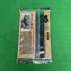 1999 Pokemon Wizards of the Coast Fossil Booster Pack Lapras Sealed -Portuguese - Image 5