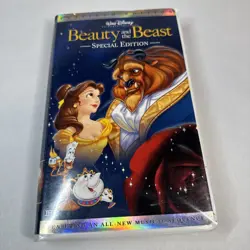 Disney Lorcana Bundle Moana Play Mat, 400+ Cards, Hunny Wizard Deck Box + More - Image 5