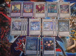 Ready-To-Play Yu-Gi-Oh! TCG Blue-Eyes Deck (40 Main, 15 Extra) +Sleeves+Deckbox - Image 4