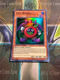 *** TIME WIZARD *** SUPER RARE HOLOGRAPHIC (ORIGINAL ART) STP1-EN008 YUGIOH! - Image 1