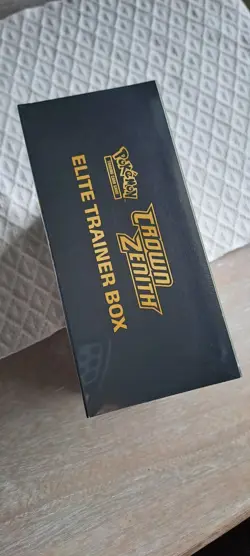 Pokemon TCG - Crown Zenith Sword & Shield - Elite Trainer Box - ETB - Sealed - Image 5