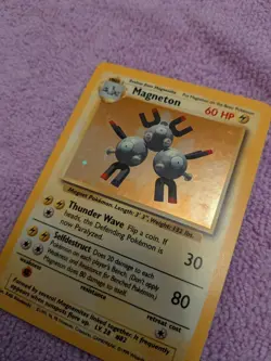 1999 Base Set Magneton 9/102 English 60HP Holo Rare - Image 2