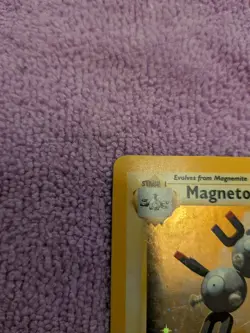 1999 Base Set Magneton 9/102 English 60HP Holo Rare - Image 4