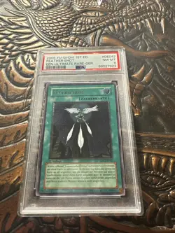Yu Gi Oh Federschuss 1. Auflage PSA 8 Ultimate Rare 2005 EEN-DE042 - Image 1