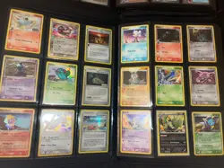 Pokemon Mixed Card Lot Binder Collection x2 Huge Collection 900 cards, 198 holos - Image 4