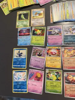 Pokemon lot 140+ Cards, Mostly 151 With Halloween Set Mix - Image 4