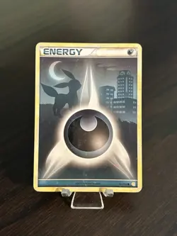 2010 Pokemon Heart Gold Soul Silver Darkness Energy 121/123 HP/DMG - Image 1