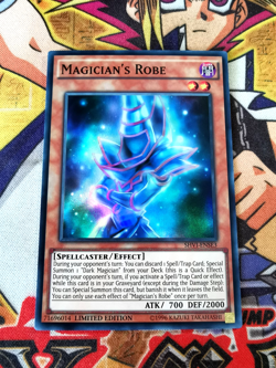 Magician's Robe shvi-ense3 Ltd Ed (NM+) Super Rare Yu-Gi-Oh! - Image 1