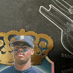 1999 Pacific Crown Die-Cuts Gold Crown INSERT #13 Ken Griffey Jr 🔥 CLEAN 🔥 - Image 3