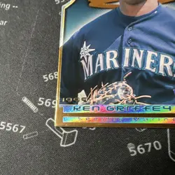 1999 Pacific Crown Die-Cuts Gold Crown INSERT #13 Ken Griffey Jr 🔥 CLEAN 🔥 - Image 4