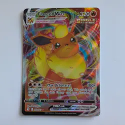 Flareon VMAX 018/203 Holo Evolving Skies Pokemon Card - Image 1