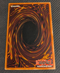 Yugioh Man-Eater Bug LOB-108 1st Edition Super Rare Glossy VLP-NM! - Image 2