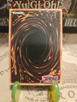 YuGiOh Priestess with Eyes of Blue SHVI-EN098 Shining Victories Unlimited LP - Image 2