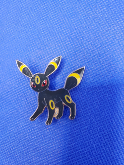 2017 Pokemon Umbreon Collector’s Pin Nintendo Officially Licensed Collectible - Image 1