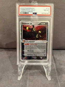 2005 POKEMON EX UNSEEN FORCES #112 UMBREON EX-HOLO PSA 8 - Image 1