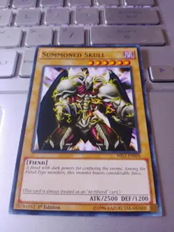 Yugioh Card TCG Summoned Skull MILI-EN028 1st Edition Common Nm - Image 1