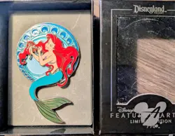 RARE! Disney Featured Artist Little Mermaid Ariel Jumbo Pin Grotto Reflections - Image 4