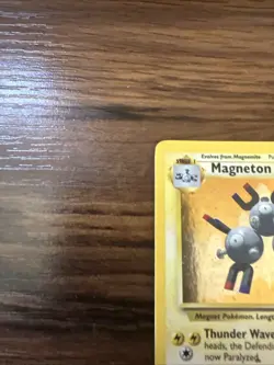 Pokemon TCG Magneton Holo Rare Base Set 9/102 - Image 4