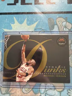 1993/94 Skybox Premium MICHAEL JORDAN “DYNAMIC DUNKS” SP INSERT #D4🔥RARE🔥 - Image 1