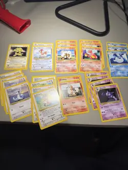 2000 Pokemon BASE SET 1 NEAR COMPLETE NoHolo RARE UNCOMMON COMMON LOT 350+ CARDS - Image 3