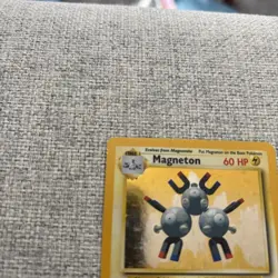 Pokemon TCG Magneton Holo Rare Card 9/102 Base Set Vintage WOTC - Image 4