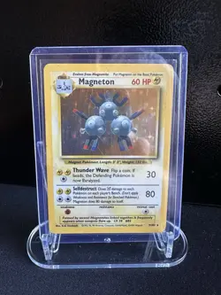 Pokemon TCG Magneton Card 9/102 Base Set Holo Rare Unlimited - Image 1