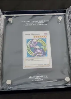 Yu-Gi-Oh! Masterpiece Series Platinum Dark Magician Silver EU Version - Image 1