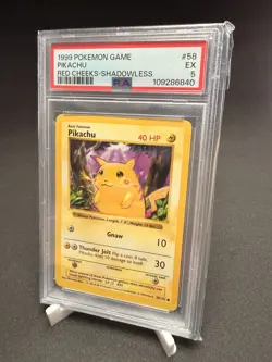 1999 POKEMON BASE SET RED CHEEKS-SHADOWLESS #58 PIKACHU PSA 5 - Image 1