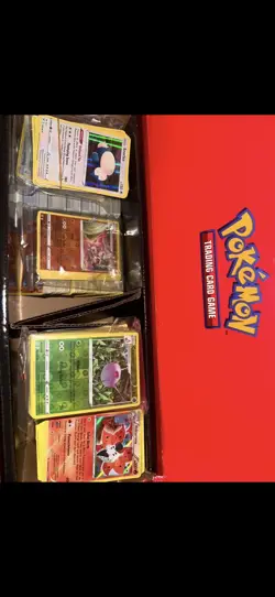 Pokemon 1500 Card Bundle holo/reverses included + 1000 MTG cards + 500 Japanese - Image 1