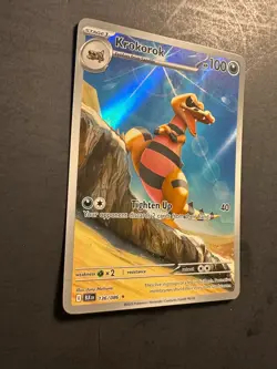2025 Pokemon Krokorok 136/132 S&V Black Bolt Illustration Rare Full Art Holo - Image 2