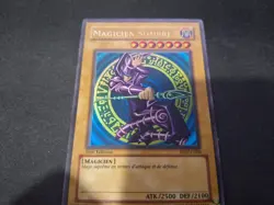 Yu-Gi-Oh! Dark Magician DDY-C006 Ultra Rare Moderately Played (FRENCH) - Image 3