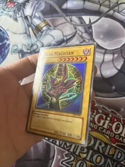 (VF) Dark Magician SYE-001 Starter Deck: Yugi Evolution Super Rare Unlimited VLP - Image 2