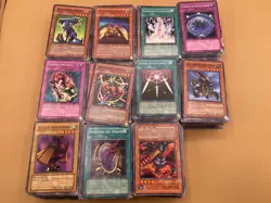 Yu-Gi-Oh Italian Lot 1067 Cards Mixed Bulk Collection ITA YuGiOh Carte - LV74 - Image 1