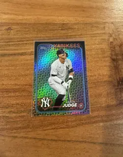 Aaron Judge 2024 Topps Series 1 Holiday Variation Foil Parallel SP NRMT+ Yankees - Image 1