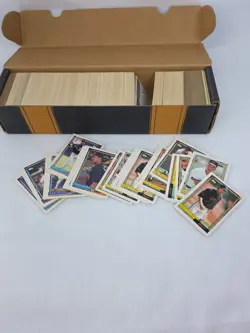 Lot Of 2500 Vintage Baseball Cards - Image 5
