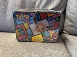 pokemon Eevee lunchbox sealed 3 foiled cards and 5 packs - Image 1