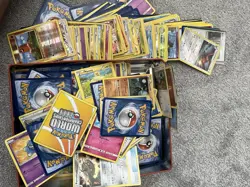 Absolute Ton of Pokemon Cards Bundle *Great if your starting your own collection - Image 4