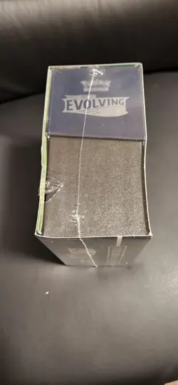 Pokemon Evolving Skies Elite Trainer Box ETB Sealed, Small Tear - Image 3