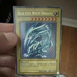 Konami Yu-Gi-Oh! Blue-Eyes White Dragon SDK-001 1st Ed Holo Ultra Rare. - Image 4