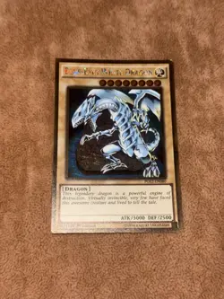 Yu-Gi-Oh! BLUE-EYES WHITE DRAGON PGL2-EN080 GOLD 1st Edition LP - Image 1