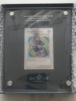 Yu-Gi-Oh! Masterpiece Series Platinum Dark Magician Silver EU Version - Image 2
