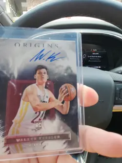 2022-23 Panini Origins Walker Kessler Autographs RC Auto Jazz #RA-WKL ON CARD 🔥 - Image 3