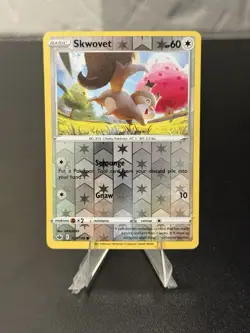 Reverse Holo Skwovet 127/198 Common SWSH06: Chilling Reign Pokemon - Image 1