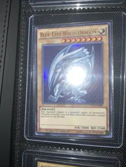 Yu-Gi-Oh! Blue-Eyes White Dragon CT13-EN008 Ultra Rare Limited Edition - Image 1